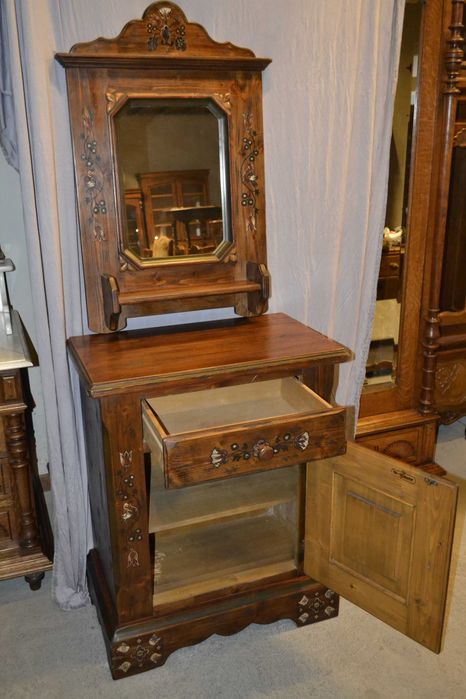 szafka z lustrem . ręcznie malowana