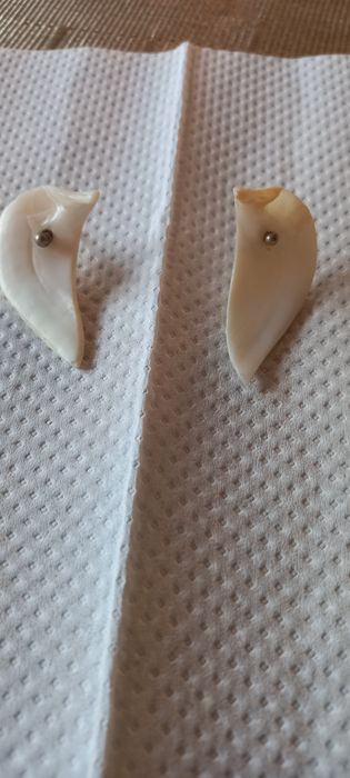 Серебряные изделия- кольца, браслет на часы, и бижутерия .