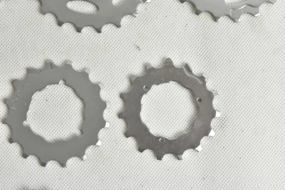 NIEUŻYWANA kaseta shimano 600 tricolor ! 8s ! 13-23z !