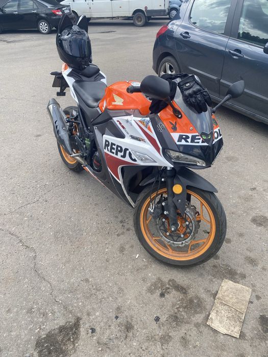 Продам мотоцикл ml250 cbr
