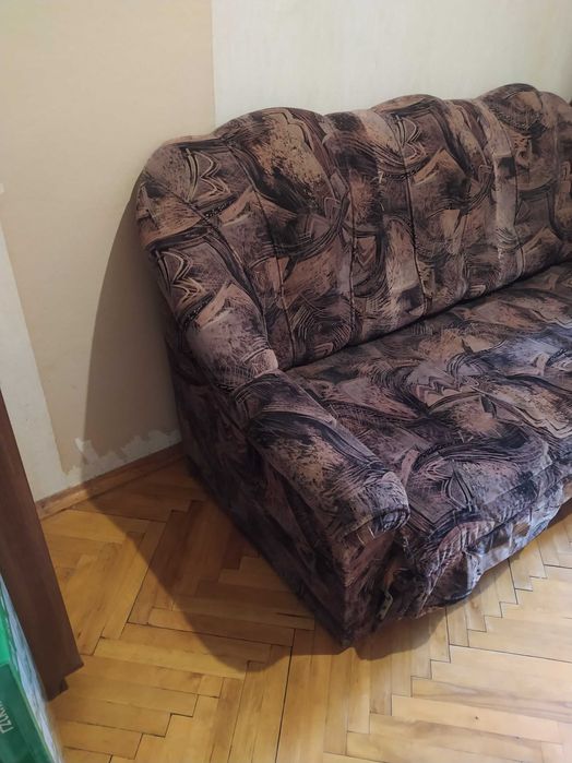 Продам диван и кресло к нему в подарок