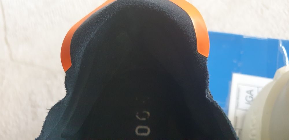 Adidas avryn 44.5 boost