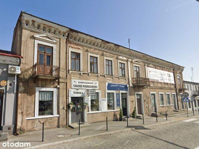 Kamienica w centrum Kocka wraz z budynkami gospodarczymi i magazynami