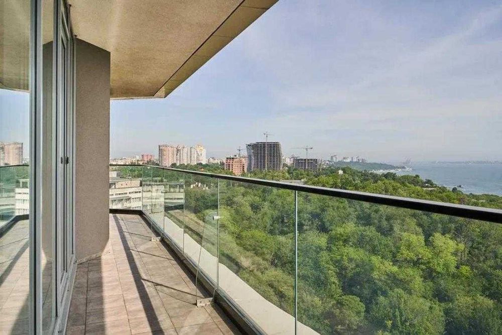 Квартира в комплексе бизнес-класса ЖК Greenwood/Французский бул. 1K7