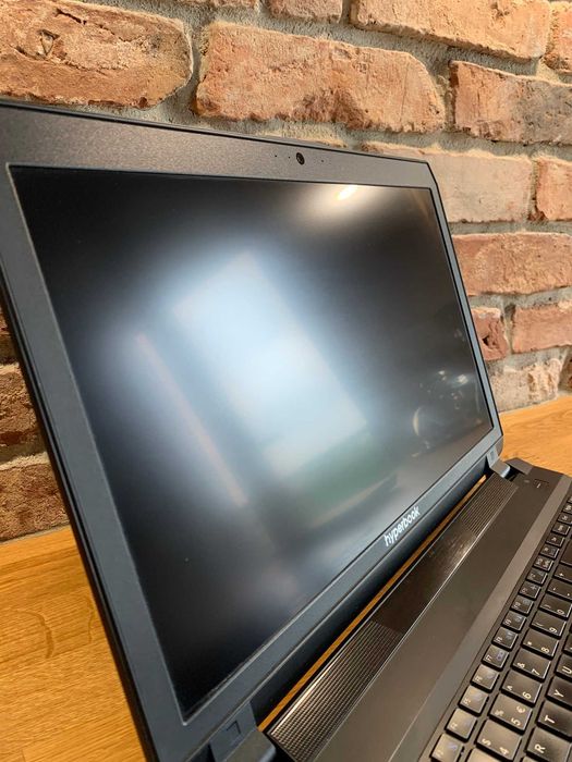 Hyperbook SL701 17.3" i7 6700HQ 32gb RAM 500GB SSD GTX 970m 6GB
