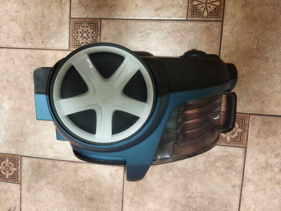 Пылесос Philips FC8672\01 2000W.