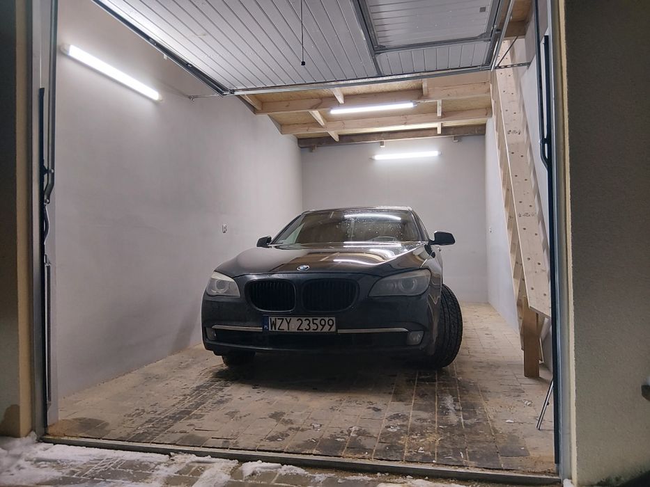 Wynajmę Garaże , pomieszczenia magazynowe na ul Poznańskiej