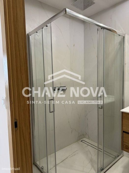 Apartamento T2 novo c/ 2 lugares de Garagem no Porto (Bessa)