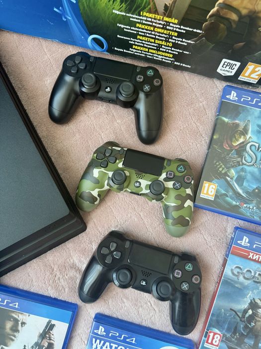 PS4 Pro 1tb, 3 джойстики + ігри на дисках