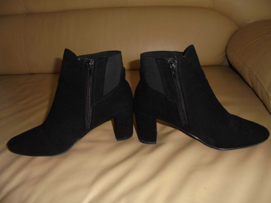 Botins de senhora da marca Seaside cor preto