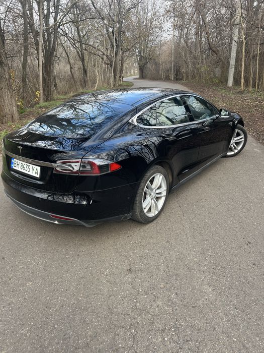 Tesla model S 90D 2015г