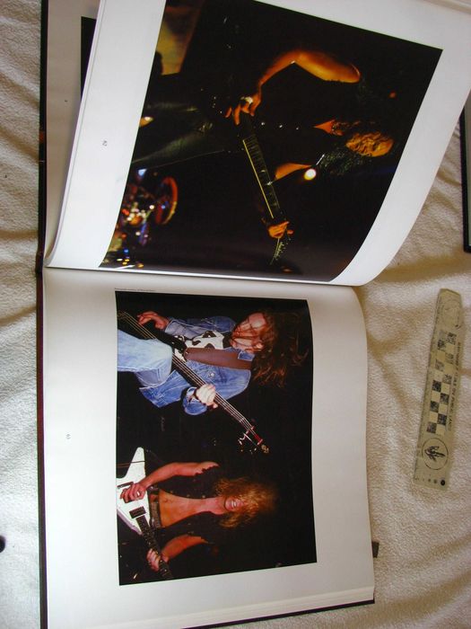 Metallica "Nothing Else Matters" livro+ 4 DVDs