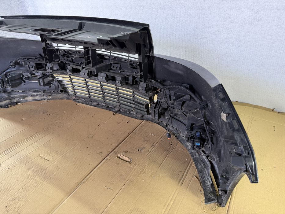 Zderzak przedni Renault Scenic 3 TEGNE