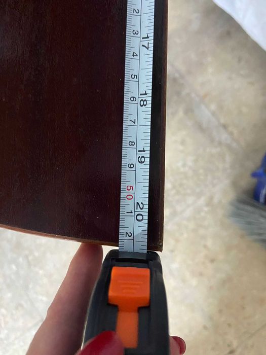 Mesa de telefone antiga em madeira