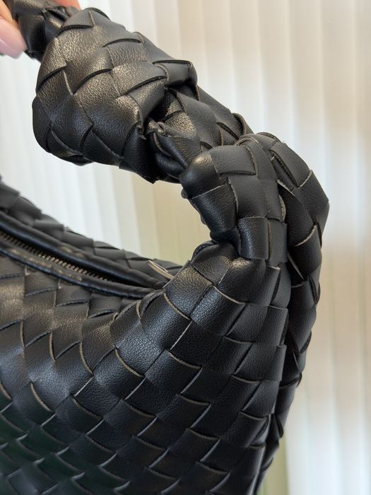 Bottega Veneta чорна шкіряна сумочка