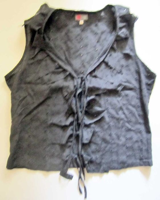 Top de Senhora Bordado Preto, como Novo