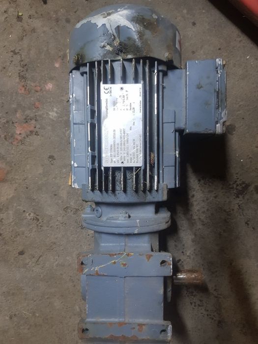 Електродвигун (мотор) з редуктором