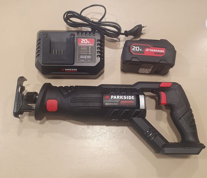 Serrote eléctrico com bateria e carregador  20V PSSAP 20-Li A1- Parkside