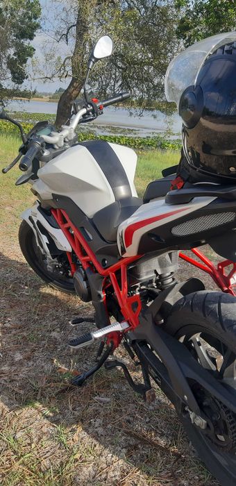 Moto Benelli 125 BN