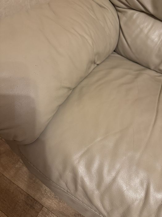 Шкіряний диван та крісла