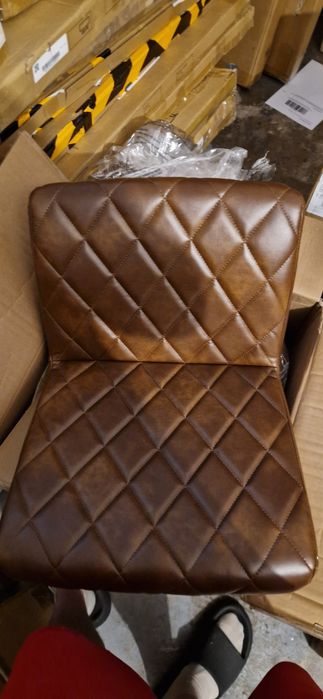 Nowy Hoker Barowy Crosdy Leather Bar Stool – Regulowany, Ekoskóra (Nowy w kartonie)