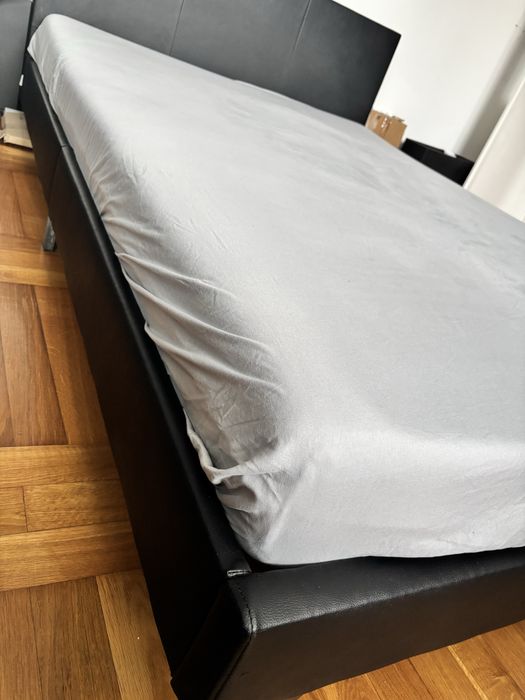 Łóżko 140x200 z materacem