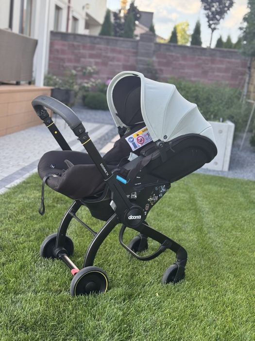 Doona X автокрісло-коляска + база Isofix
