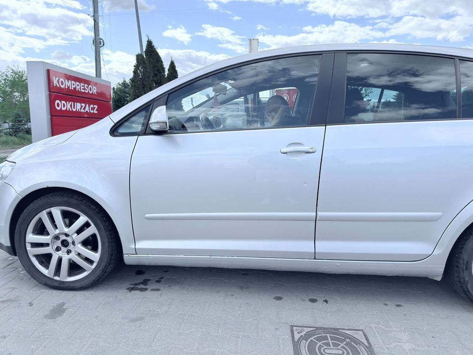 Golf 5 plus srebrny 2 l disel tdi 2.0