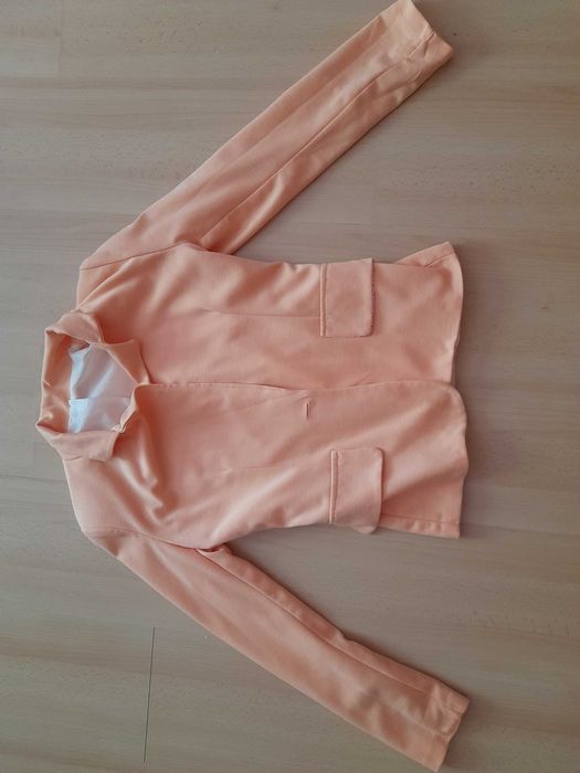 Brzoskwiniowa marynarka r.S