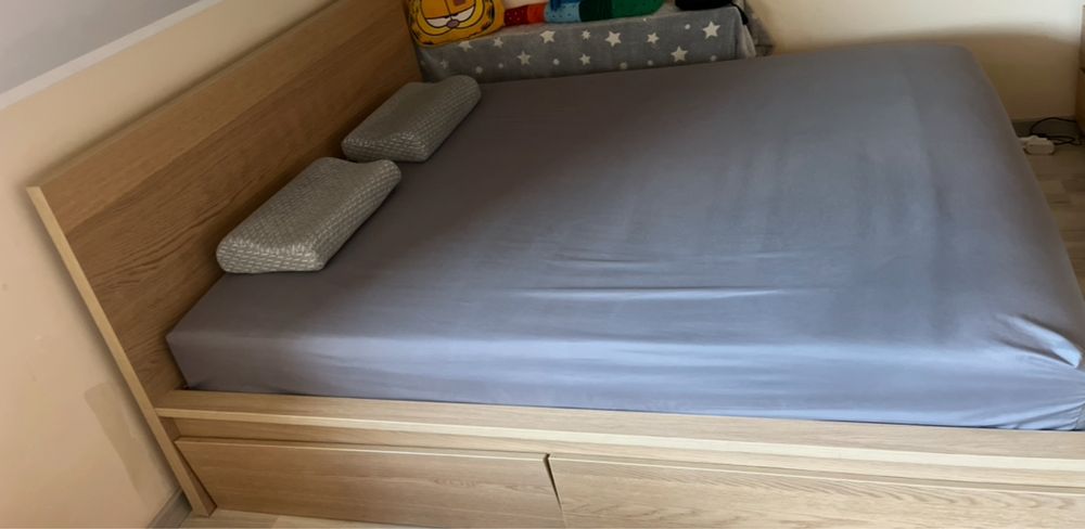 Łóżko Ikea Malm z 2 szufladami