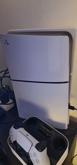 Ps5 em otimo estado. Consila com um comando e cabos de ligação