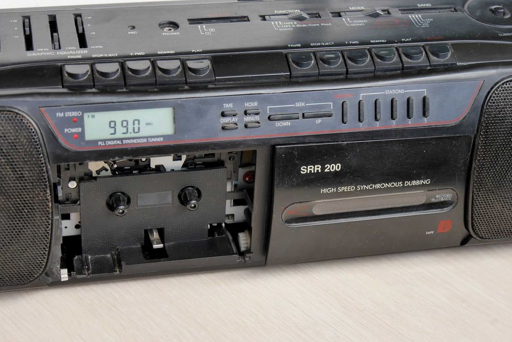 Магнитофон  Clatronic SRR200