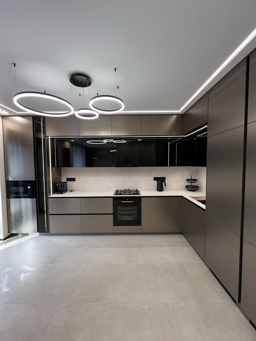 Вишукана та авторська 3-кімнатна квартира в центрі міста