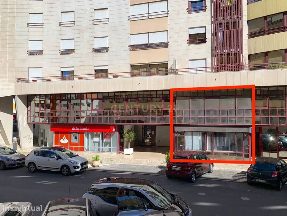 Loja Espaçosa no Lumiar, Lisboa - 190m² por 1990€