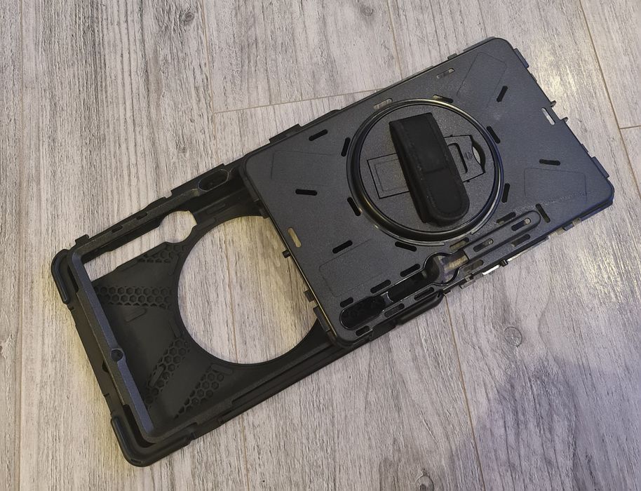 Etui pancerne do tableta