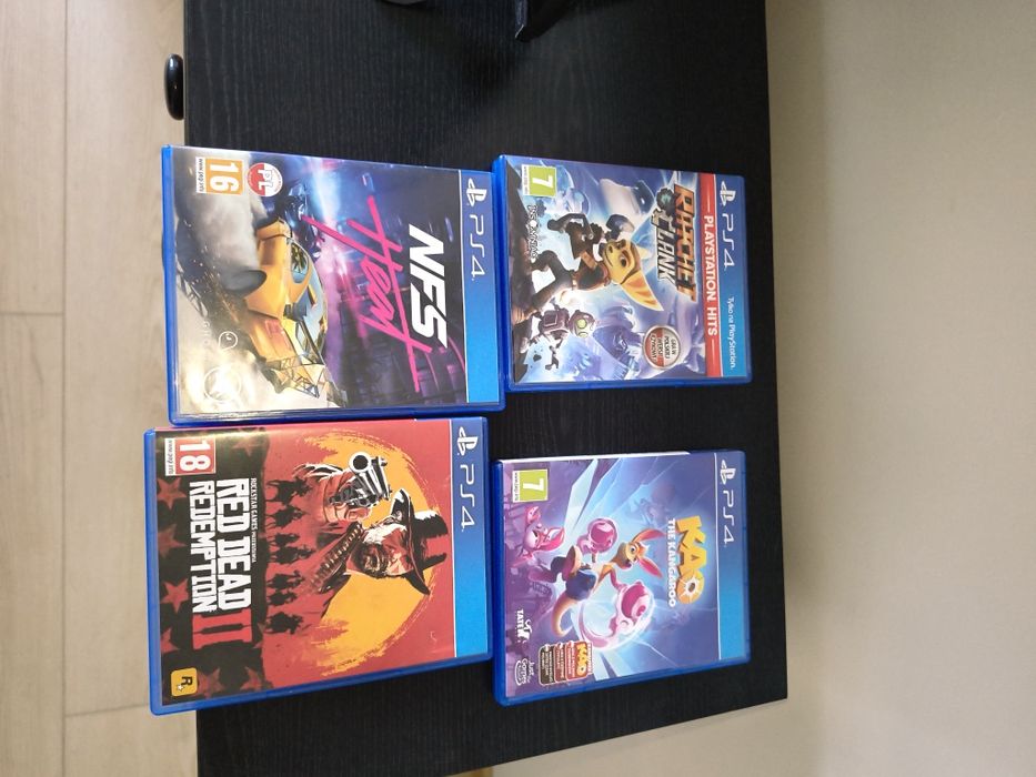 PlayStation 4 FAT 500gb z 4 grami