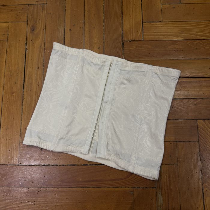 молочный корсет