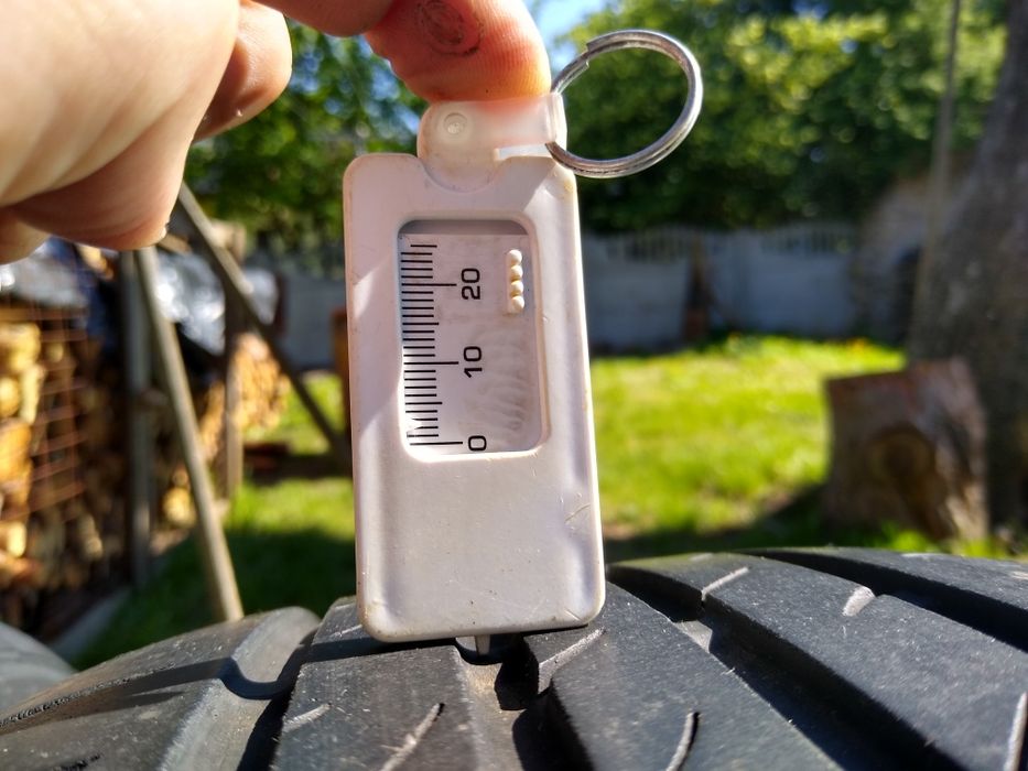 Opony letnie   215 60 R17