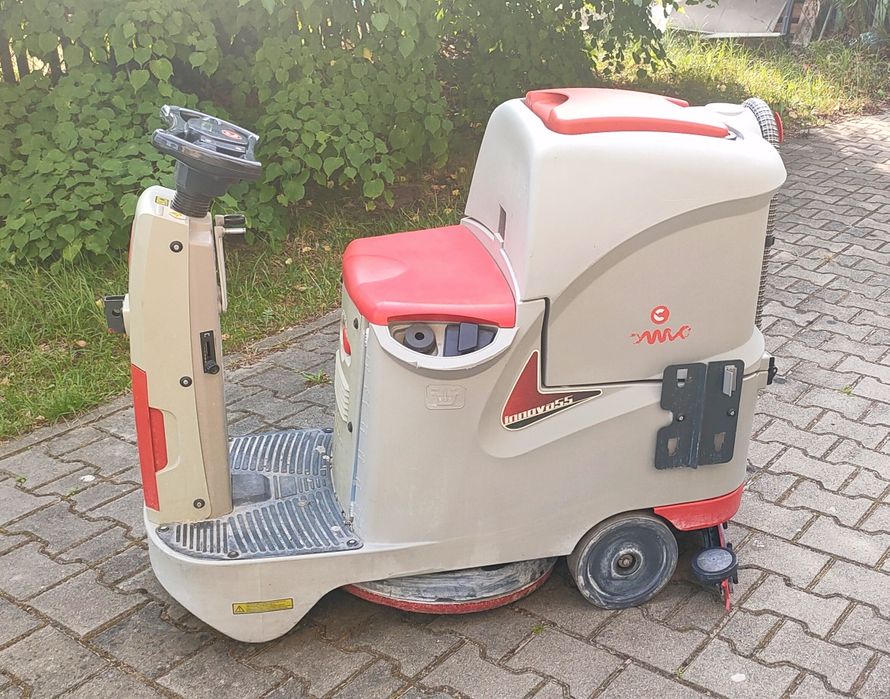 Szorowarka samojezdna Comac Innova 55BT. 2019r