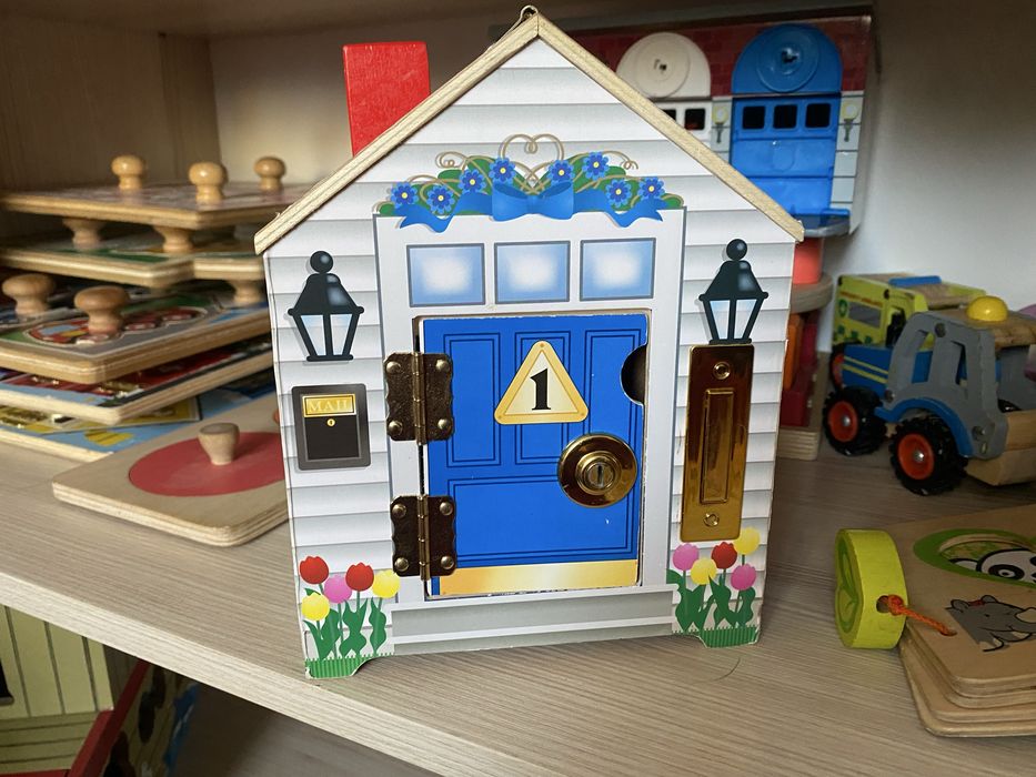 Будинок та пазли ,дерево Melissa & Doug