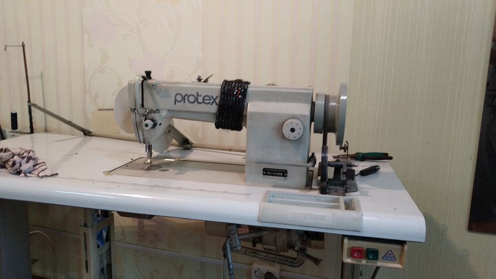 Швейна машинка Protex.