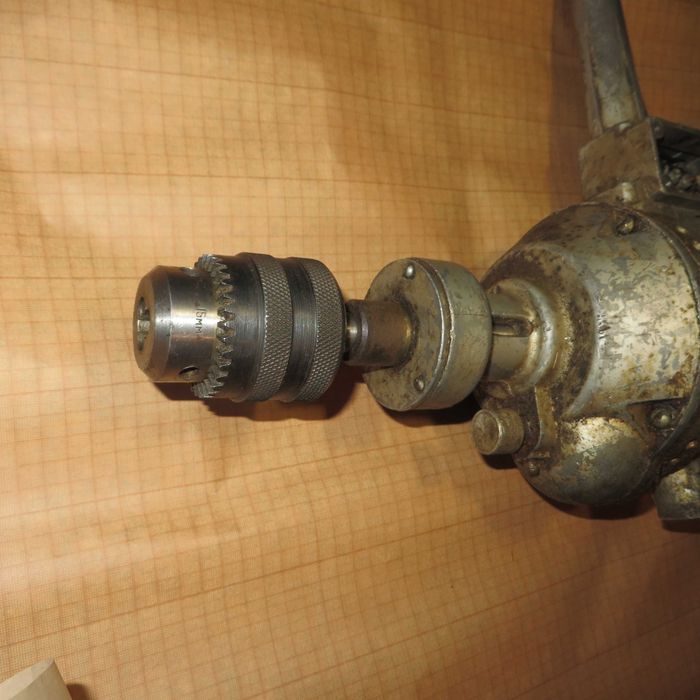 Низькооборотна редукторна реверсивна дрель и-29 1959років+ патрон 15м