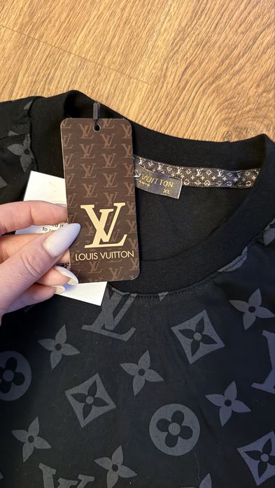 Nowa koszulka koszula