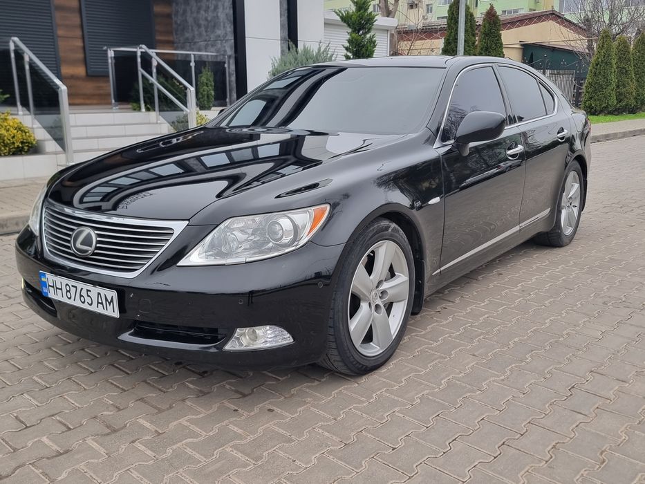 Продам СРОЧНО  Lexus LS 460.
