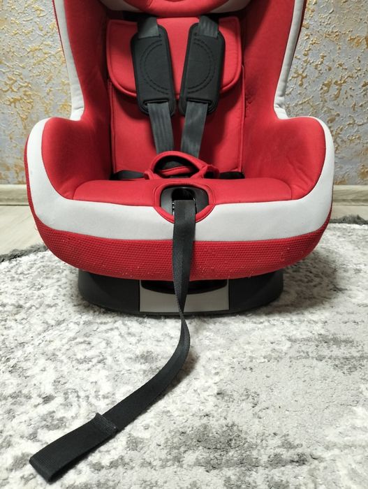 Автокрісло  chicco isofix
