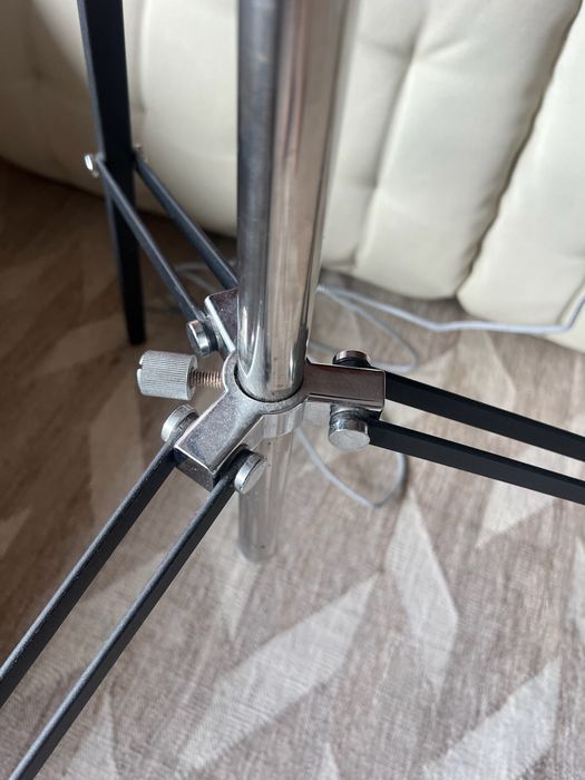 Candeeiro de Pé MADE.com Grande – Estilo Industrial Tripé