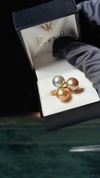 Кольцо из желтого золота с бриллиантами и жемчугом