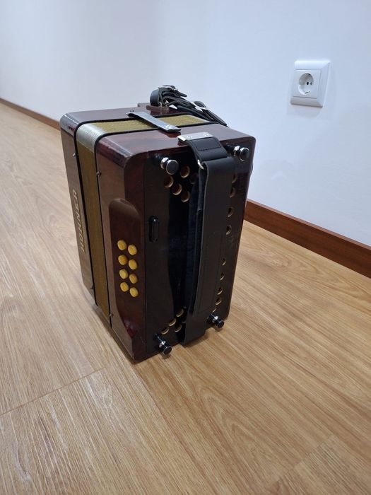 Concertina Hohner em Fá