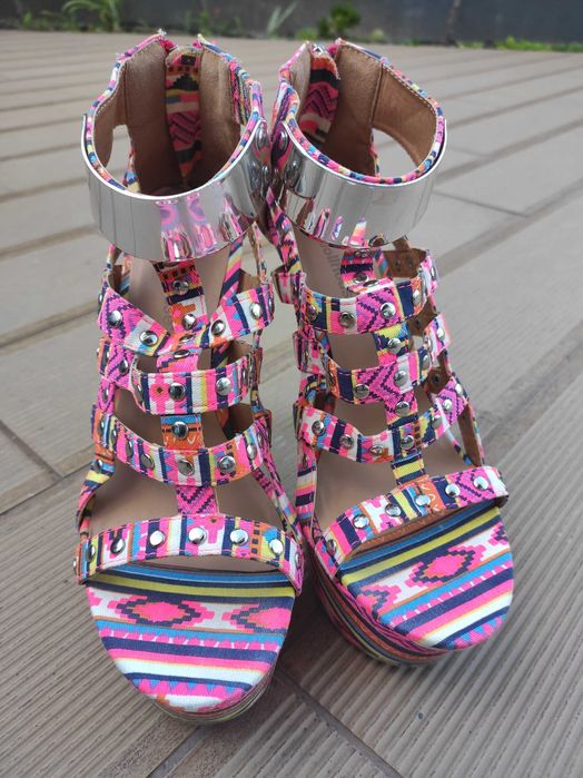 Lote de 5 pares de calçado de verão N.37 (EXÉ, Daniela Vega, etc)