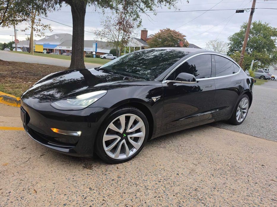 Tesla Model 3      2018